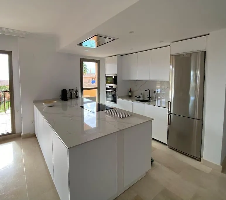 Elegant Apartment, Stunning Views, Fully Renovated In La Hacienda Del Senorio De Cifuentes Estepona Apartment