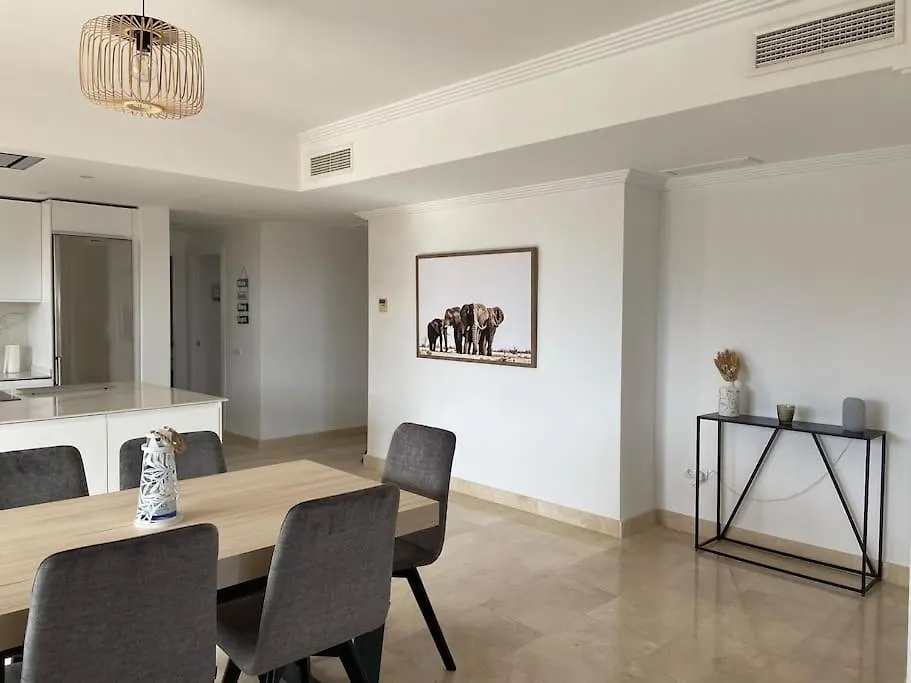 Elegant Apartment, Stunning Views, Fully Renovated In La Hacienda Del Senorio De Cifuentes Estepona 0*,