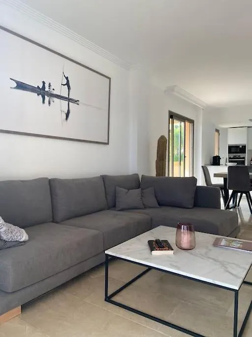 Elegant Apartment, Stunning Views, Fully Renovated In La Hacienda Del Senorio De Cifuentes Estepona